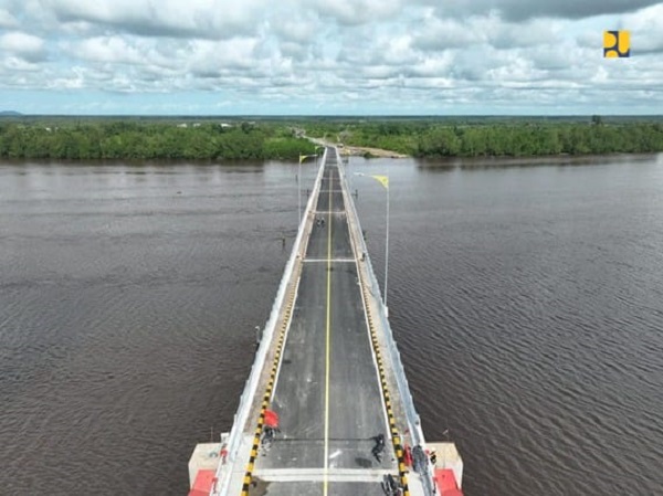 Jembatan Sungai Sambas Besar