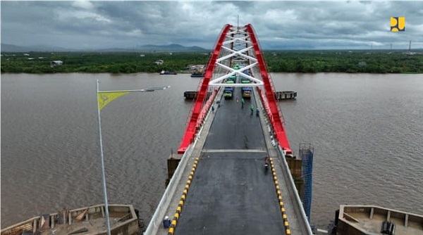 Jembatan Sungai Sambas Besar