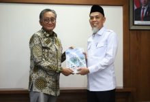 Menteri PU dengan Gubernur Riau
