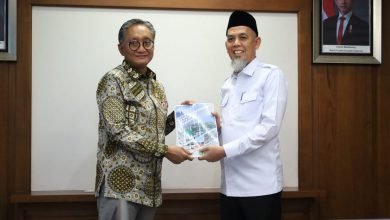 Menteri PU dengan Gubernur Riau
