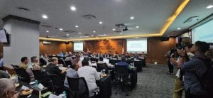 Menteri Ara