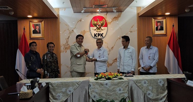 Menteri Ara