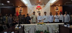 Menteri Ara