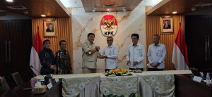 Menteri Ara