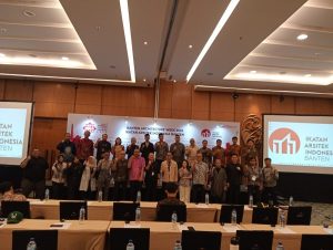 Pelantikan Anggota Baru IAI Banten