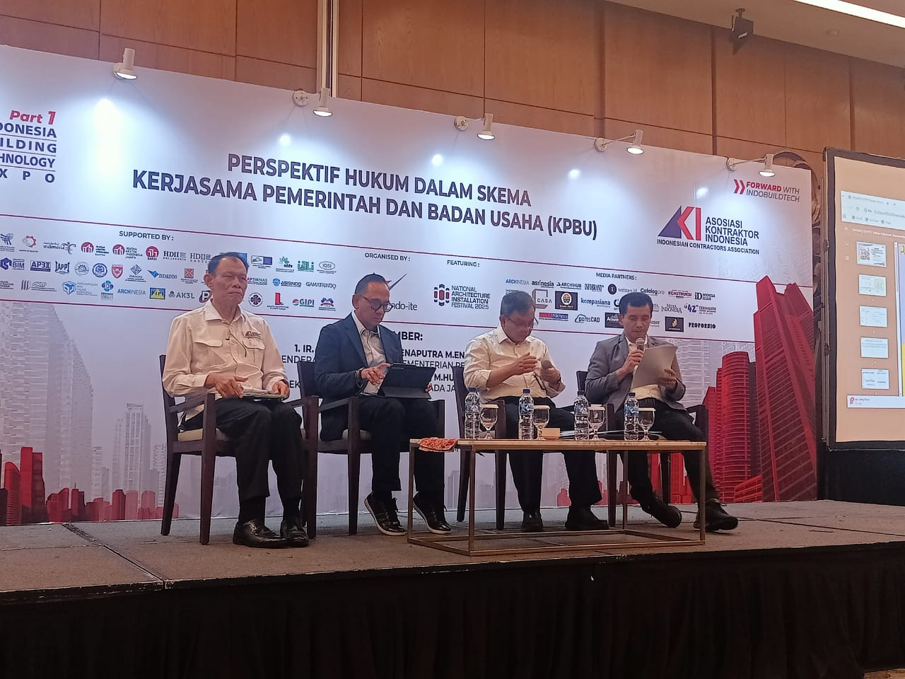 Asosiasi Kontraktor Indonesia (AKI)