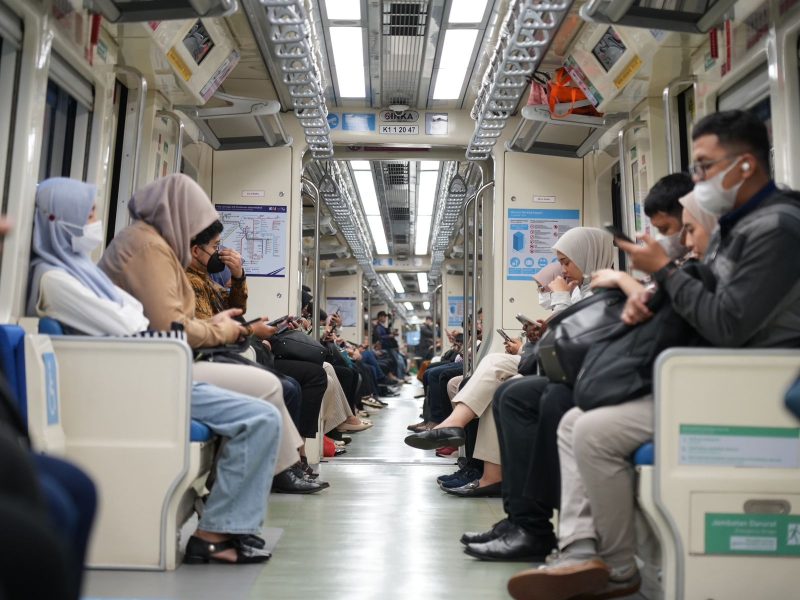 Penumpang LRT