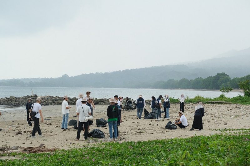 Beach Clean Up